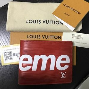 Supreme x Louis vuitton wallet (100% Authentic)